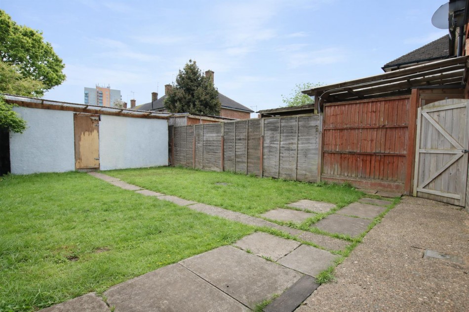 Images for Barton Way, Borehamwood EAID:SIMMONSESTAPI BID:1