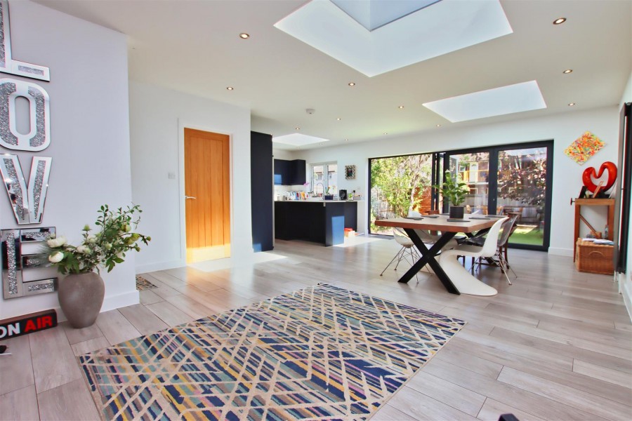 Images for Grosvenor Road, Borehamwood EAID:SIMMONSESTAPI BID:1