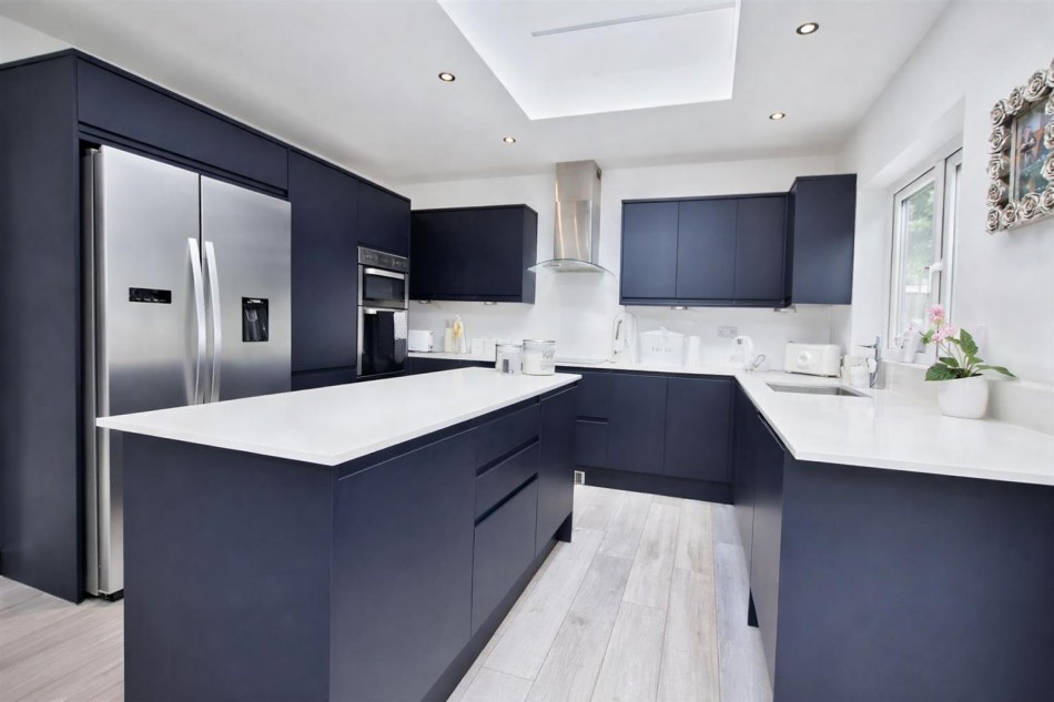 Images for Grosvenor Road, Borehamwood EAID:SIMMONSESTAPI BID:1