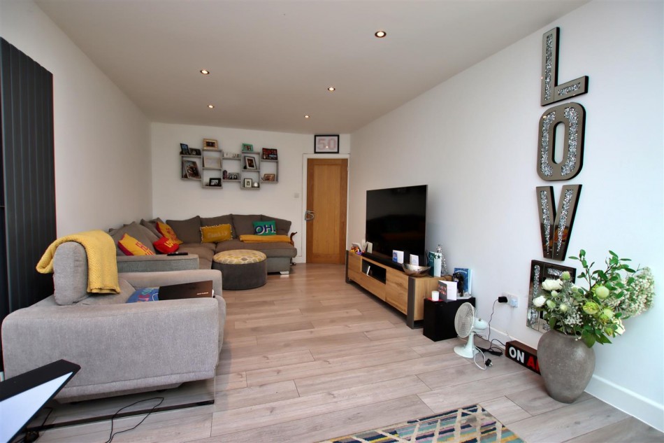 Images for Grosvenor Road, Borehamwood EAID:SIMMONSESTAPI BID:1