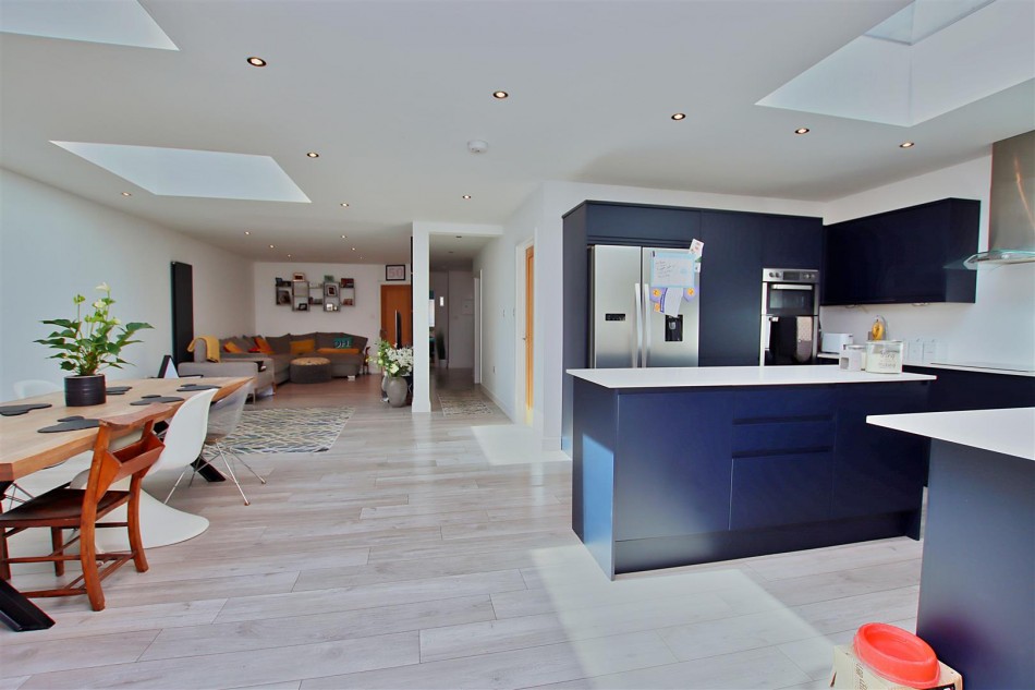 Images for Grosvenor Road, Borehamwood EAID:SIMMONSESTAPI BID:1