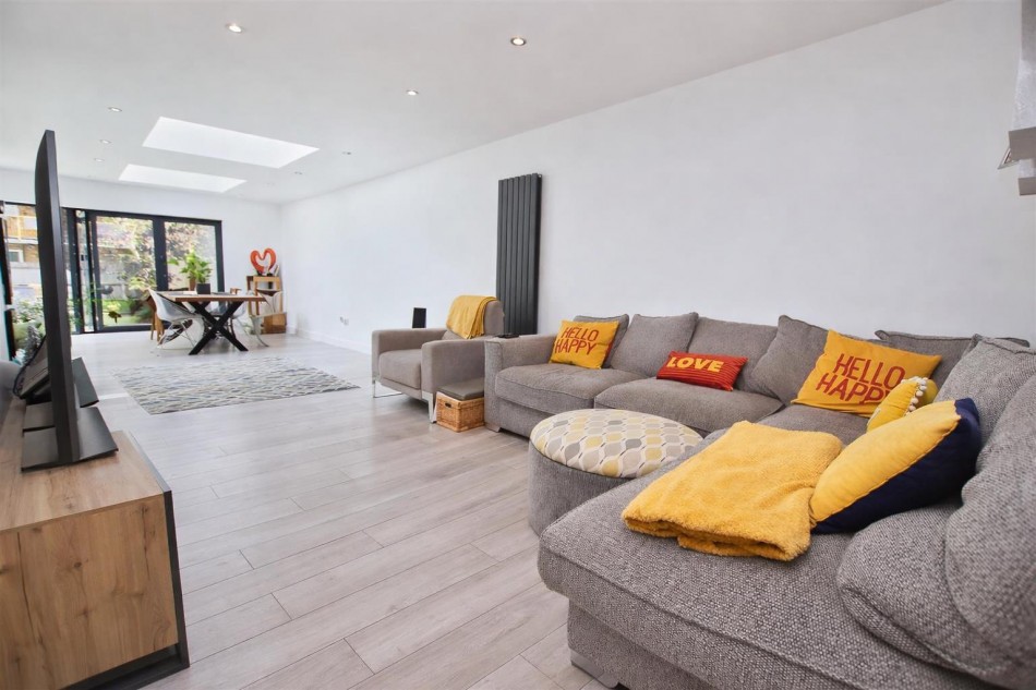 Images for Grosvenor Road, Borehamwood EAID:SIMMONSESTAPI BID:1