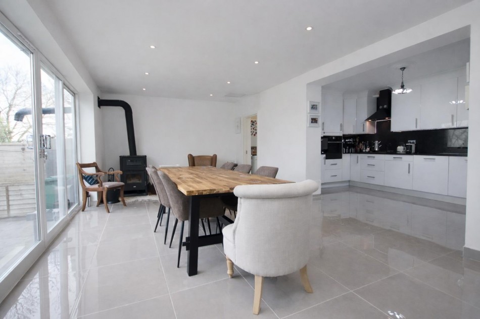 Images for Cleveland Crescent, Borehamwood EAID:SIMMONSESTAPI BID:1