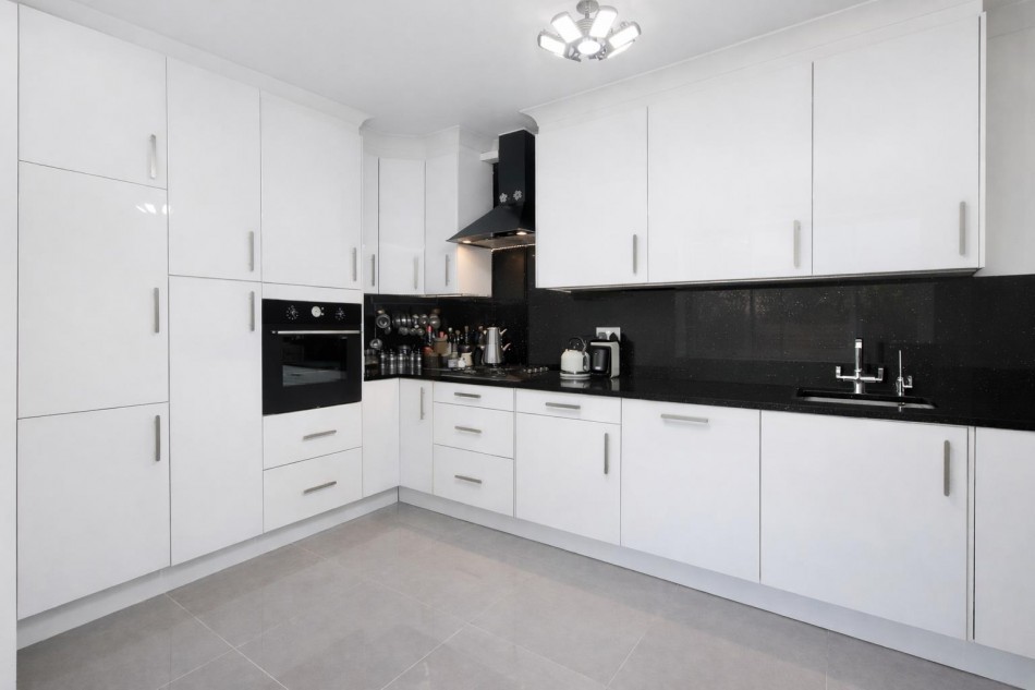 Images for Cleveland Crescent, Borehamwood EAID:SIMMONSESTAPI BID:1