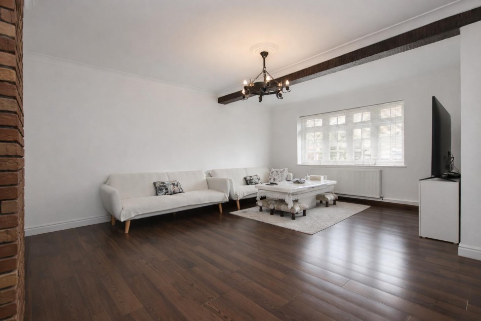 Images for Cleveland Crescent, Borehamwood EAID:SIMMONSESTAPI BID:1