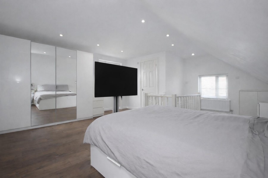 Images for Cleveland Crescent, Borehamwood EAID:SIMMONSESTAPI BID:1