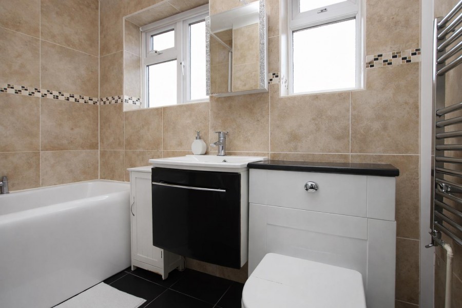 Images for Cleveland Crescent, Borehamwood EAID:SIMMONSESTAPI BID:1