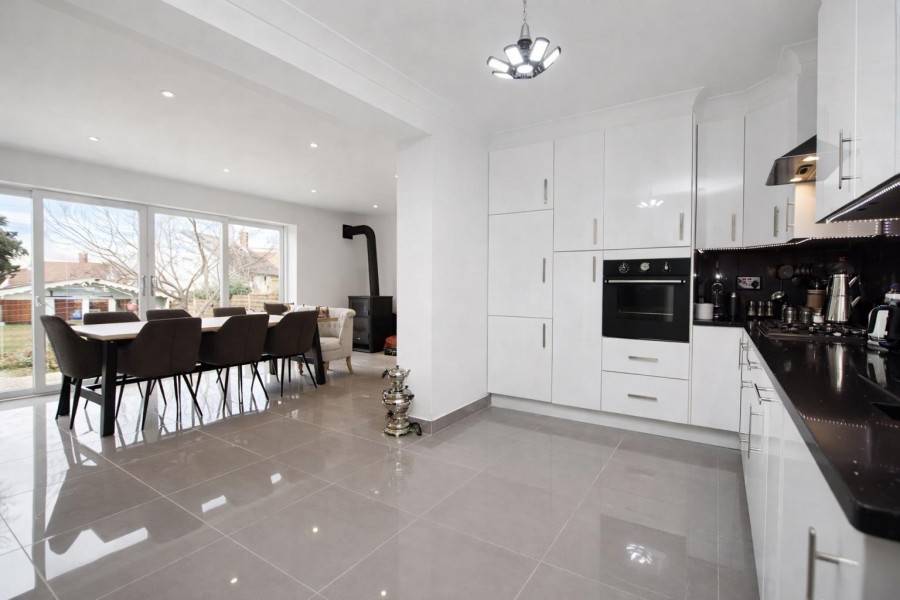 Images for Cleveland Crescent, Borehamwood EAID:SIMMONSESTAPI BID:1