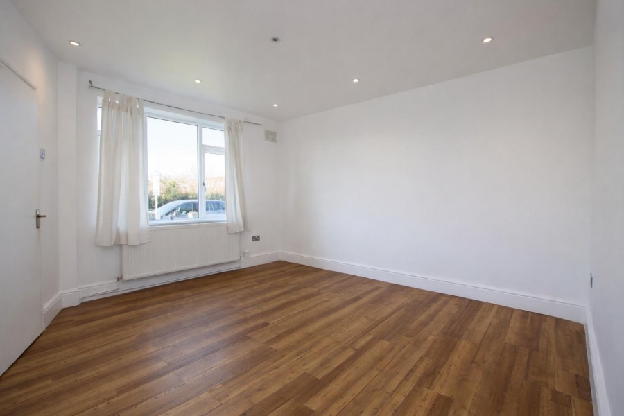 Images for Theobald Street, Borehamwood EAID:SIMMONSESTAPI BID:1