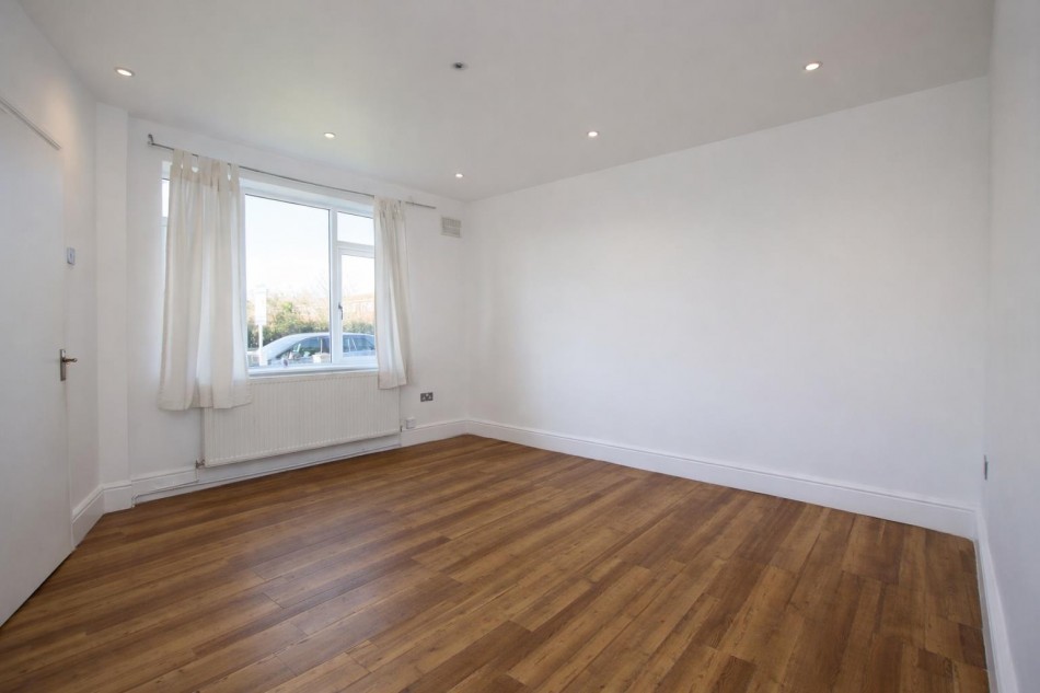 Images for Theobald Street, Borehamwood EAID:SIMMONSESTAPI BID:1