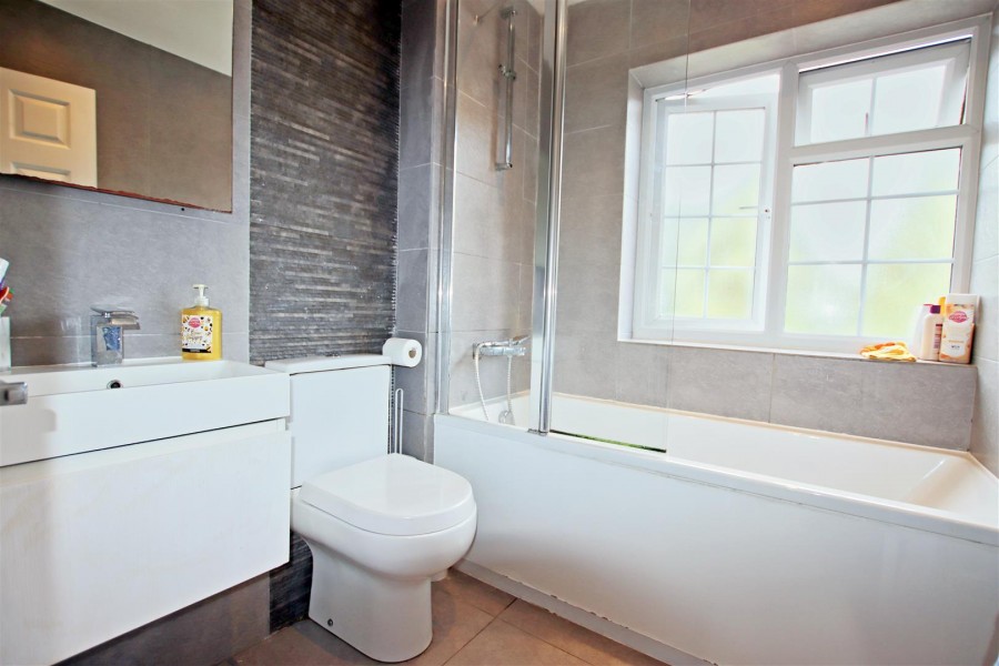 Images for Almond Way, Borehamwood EAID:SIMMONSESTAPI BID:1