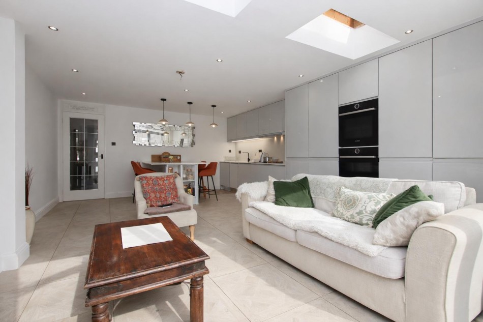 Images for Percheron Road, Borehamwood EAID:SIMMONSESTAPI BID:1