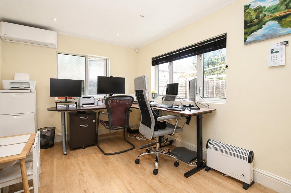 Images for Linton Avenue, Borehamwood EAID:SIMMONSESTAPI BID:1