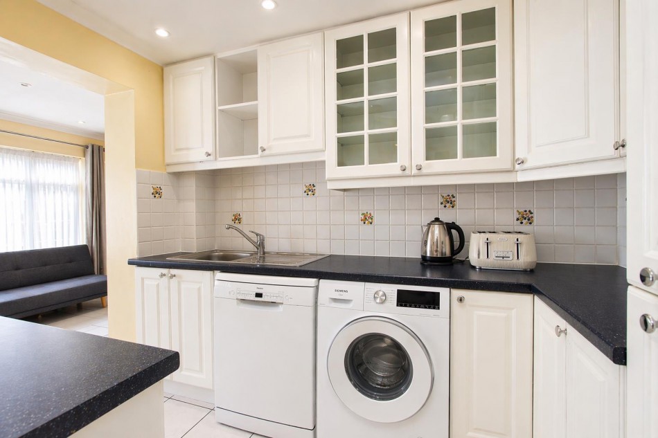 Images for Whitehouse Avenue, Borehamwood EAID:SIMMONSESTAPI BID:1