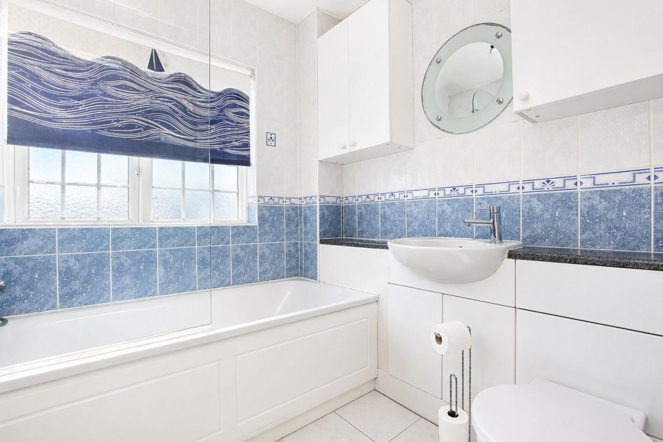 Images for Whitehouse Avenue, Borehamwood EAID:SIMMONSESTAPI BID:1