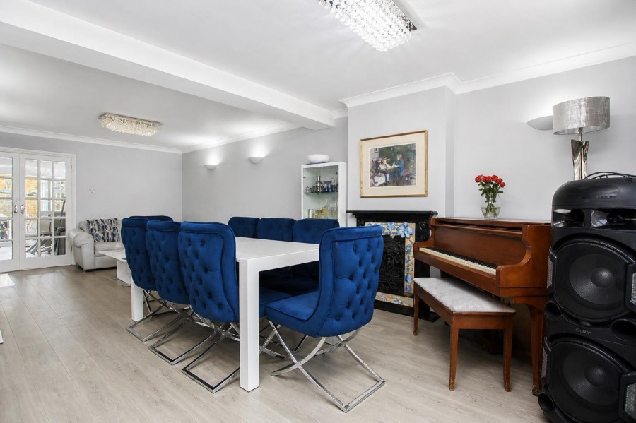 Images for Theobald Street, Borehamwood EAID:SIMMONSESTAPI BID:1