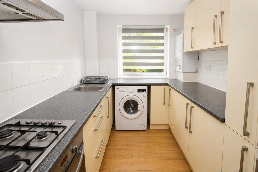 Images for Scrubbitts Square, Radlett EAID:SIMMONSESTAPI BID:1