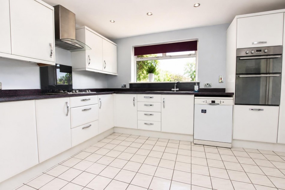 Images for Furzehill Road, Borehamwood EAID:SIMMONSESTAPI BID:1