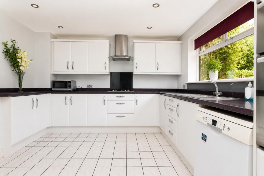 Images for Furzehill Road, Borehamwood EAID:SIMMONSESTAPI BID:1