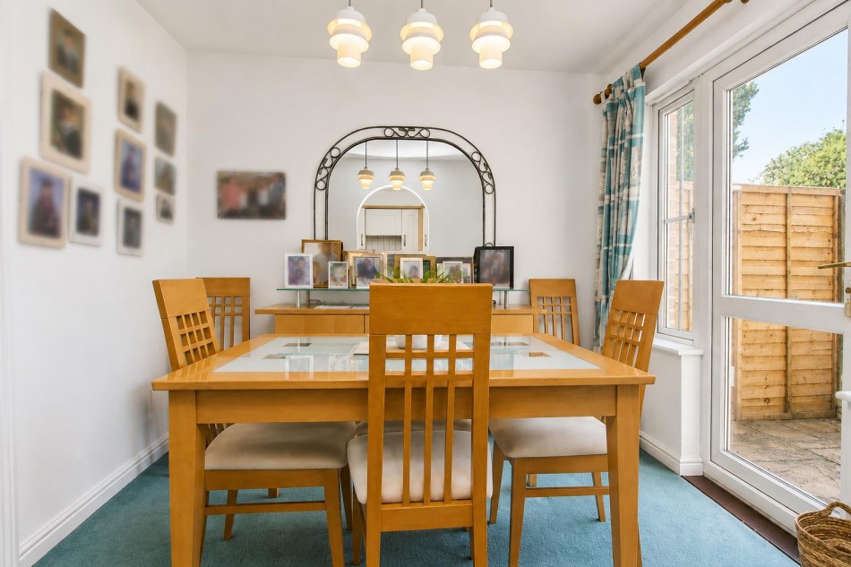 Images for Armstrong Close, Borehamwood EAID:SIMMONSESTAPI BID:1
