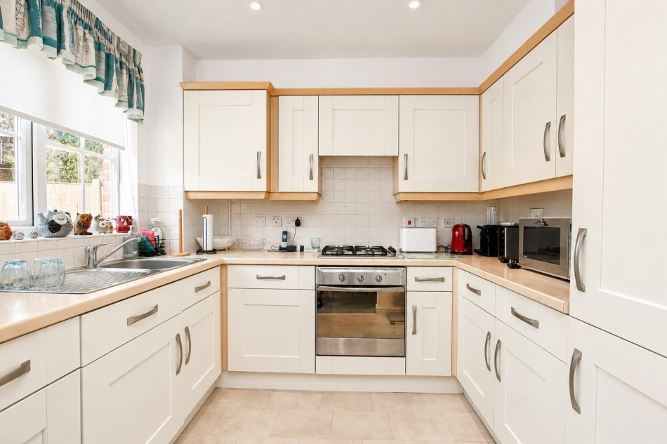 Images for Armstrong Close, Borehamwood EAID:SIMMONSESTAPI BID:1