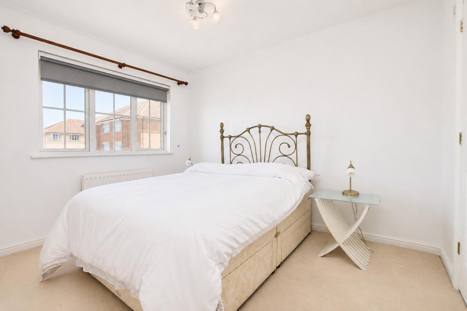 Images for Armstrong Close, Borehamwood EAID:SIMMONSESTAPI BID:1