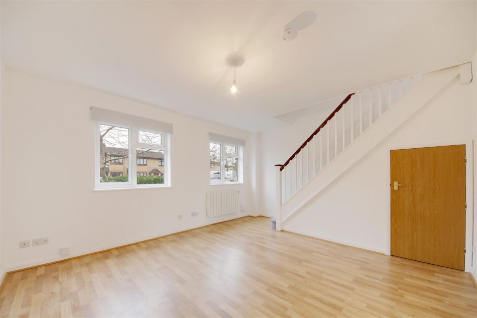 Images for Siskin Close, Borehamwood EAID:SIMMONSESTAPI BID:1