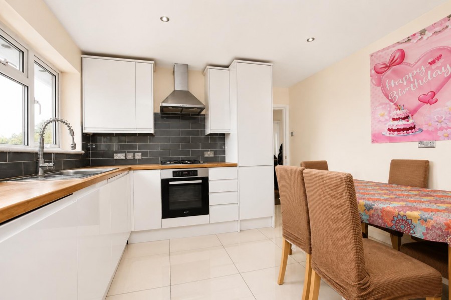 Images for Oak Tree Court,Barnet Lane, Elstree EAID:SIMMONSESTAPI BID:1