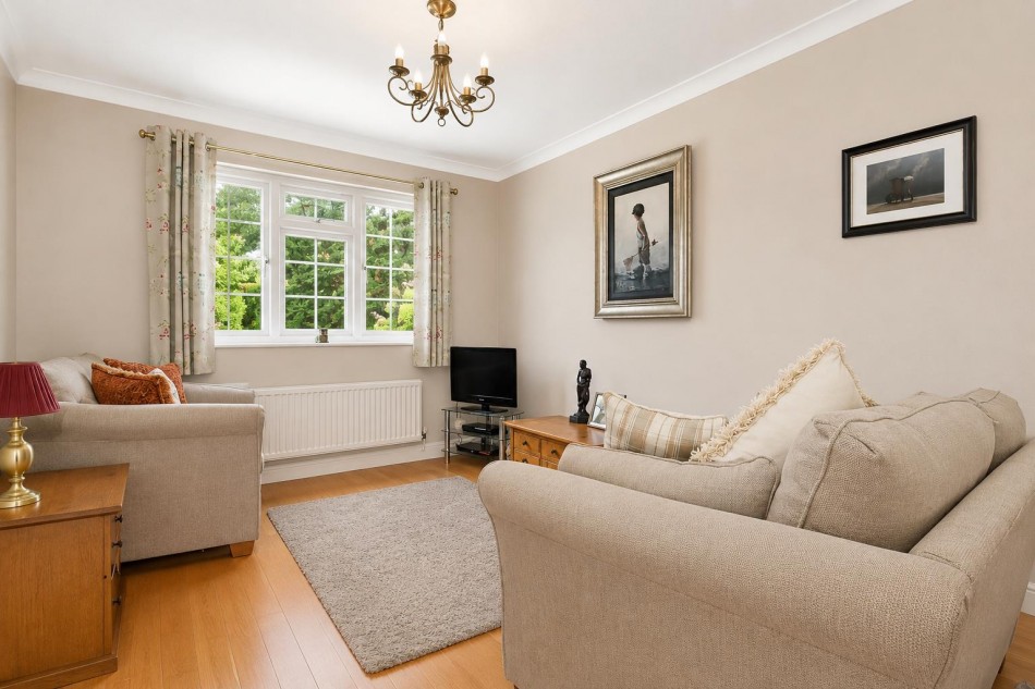Images for Ealing Close, Borehamwood EAID:SIMMONSESTAPI BID:1