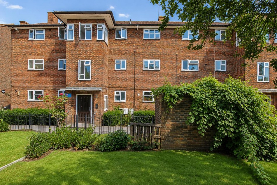 Images for Tempsford Avenue, Borehamwood EAID:SIMMONSESTAPI BID:1