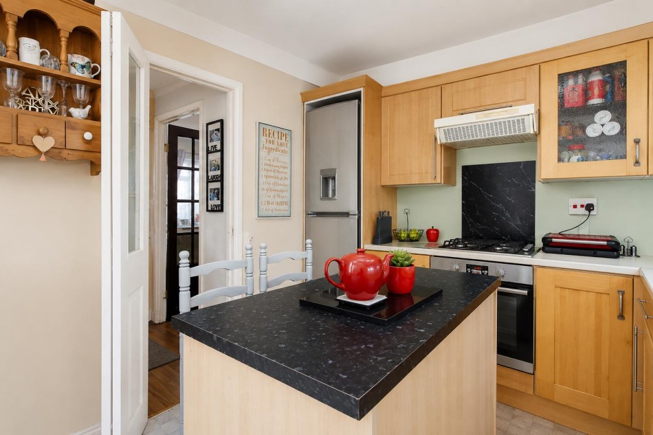 Images for Easton Gardens, Borehamwood EAID:SIMMONSESTAPI BID:1